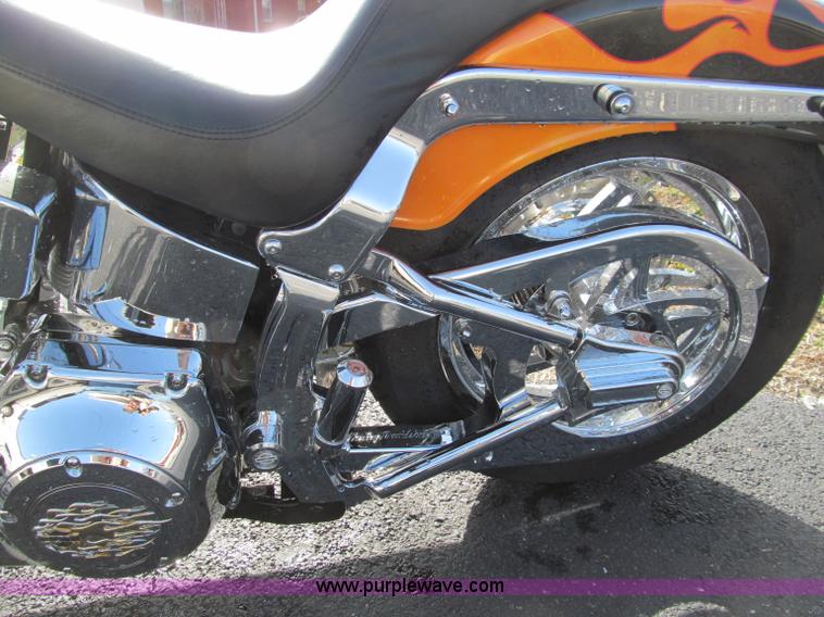 image for item J9293 2001 Harley-Davidson Softtail motorcycle