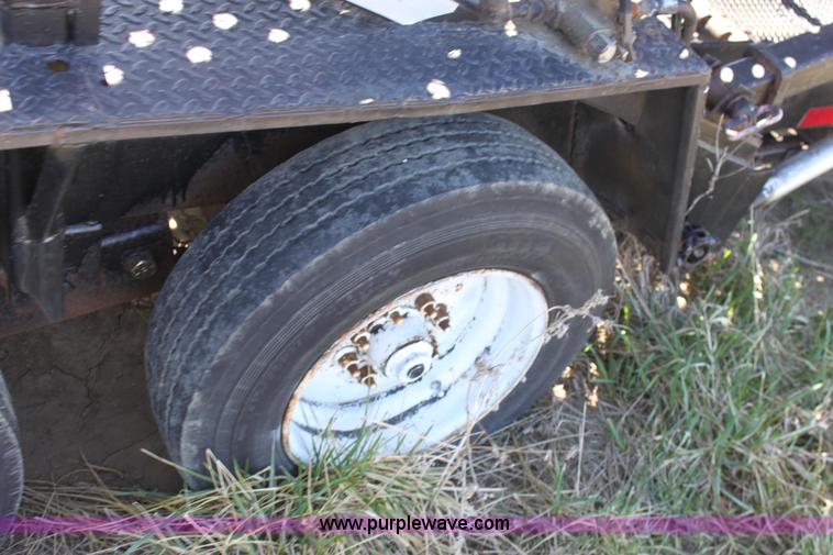 image for item L9605 1993 52' vehicle transport trailer