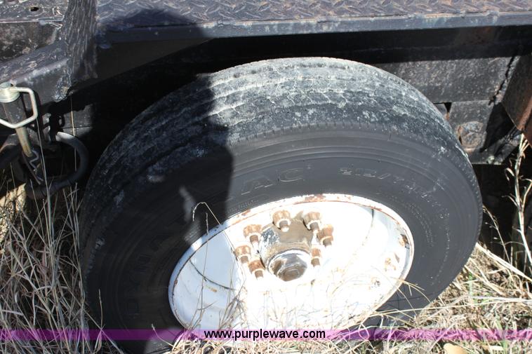 image for item L9605 1993 52' vehicle transport trailer