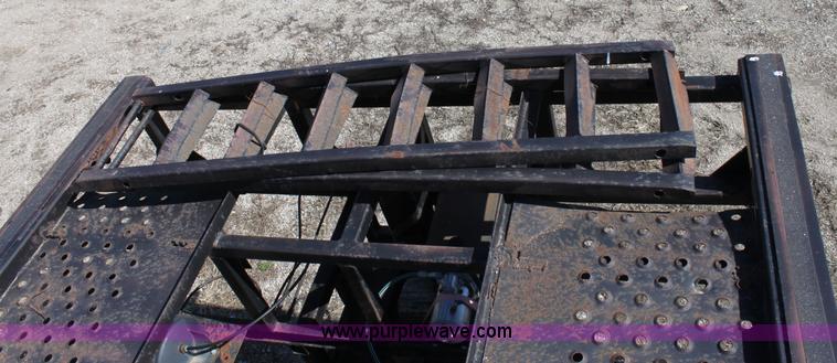 image for item L9605 1993 52' vehicle transport trailer