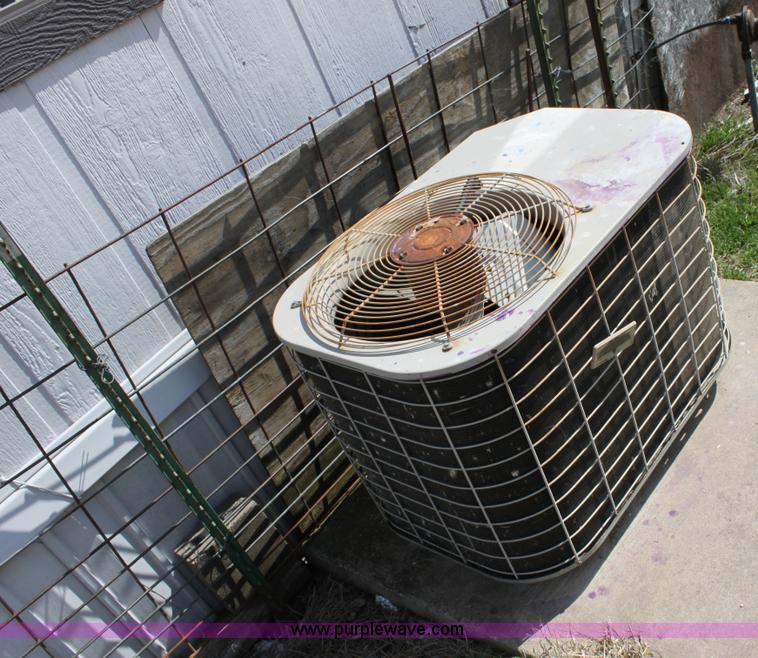 image for item L9622 1994 Solitare modular home