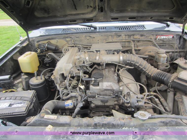 image for item V9029 1992 Mazda B2600i short bed pickup truck