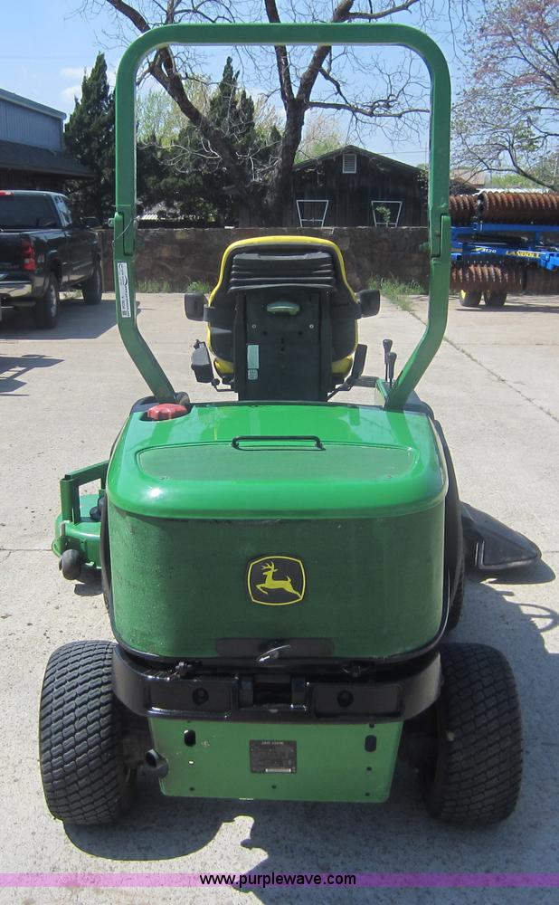 image for item V9034 2004 John Deere 1435 Series II lawn mower