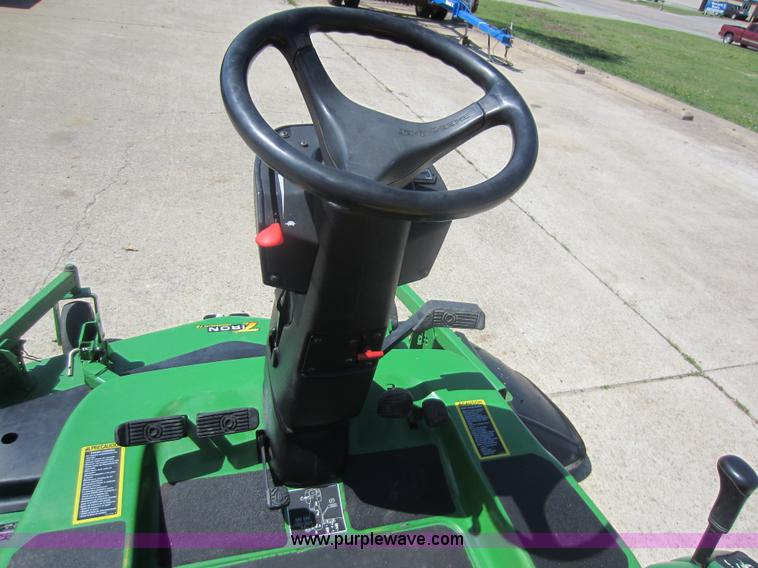 image for item V9034 2004 John Deere 1435 Series II lawn mower