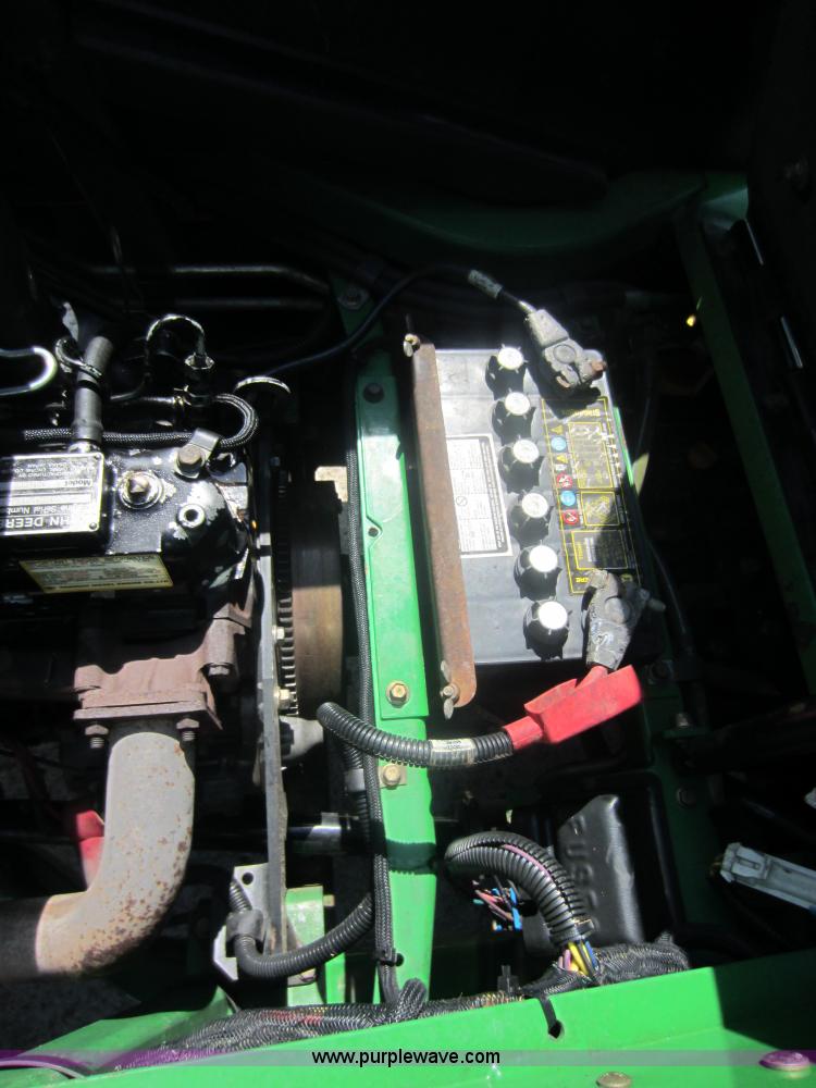 image for item V9034 2004 John Deere 1435 Series II lawn mower