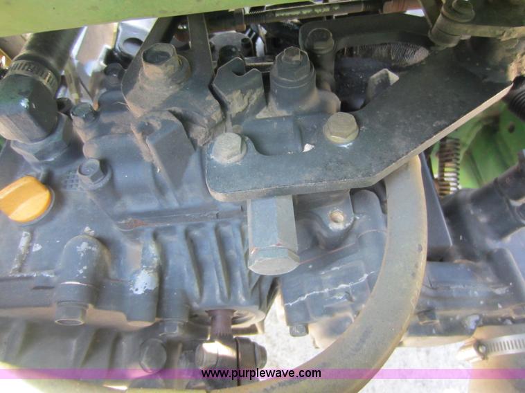 image for item V9034 2004 John Deere 1435 Series II lawn mower