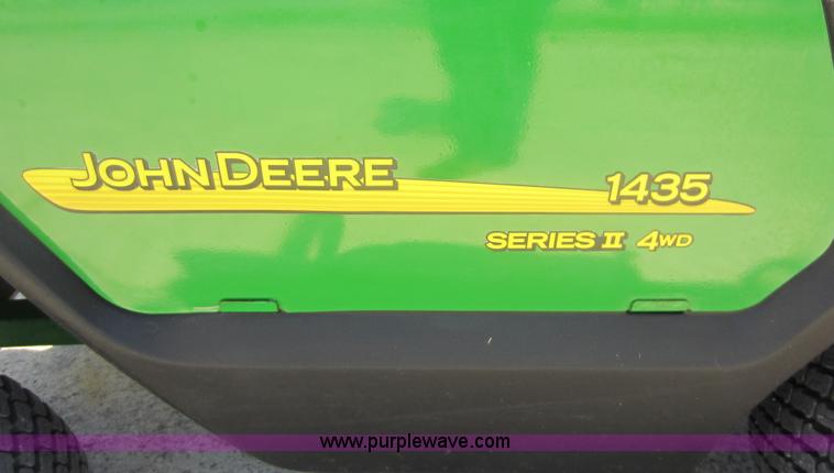 image for item V9034 2004 John Deere 1435 Series II lawn mower