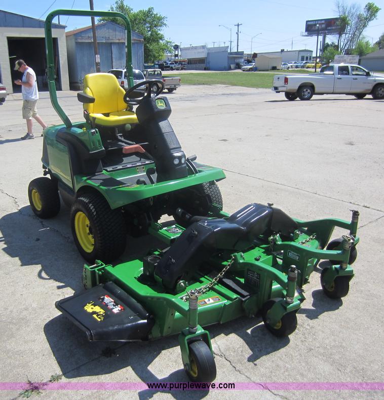 image for item V9035 2004 John Deere 1445 lawn mower