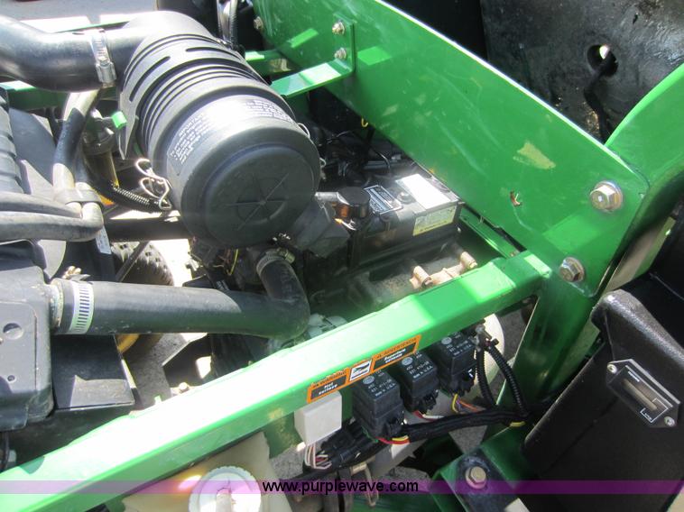 image for item V9035 2004 John Deere 1445 lawn mower