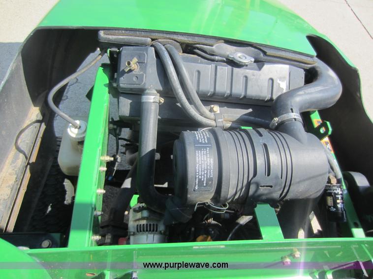 image for item V9035 2004 John Deere 1445 lawn mower