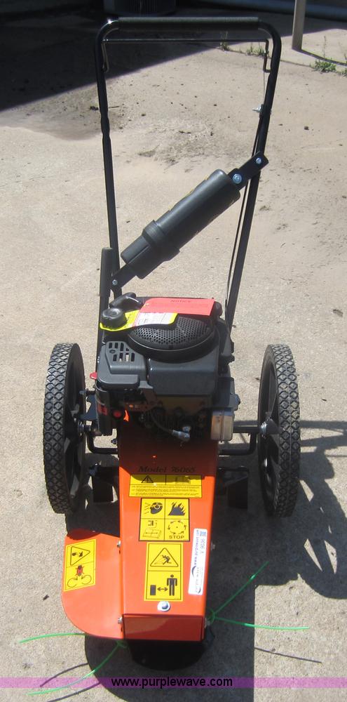 image for item V9036 2009 Echo Bearcat 76065 string trimmer