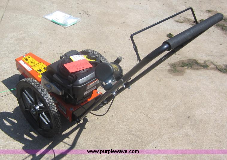 image for item V9036 2009 Echo Bearcat 76065 string trimmer