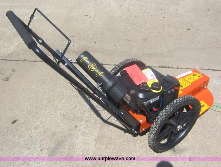 image for item V9036 2009 Echo Bearcat 76065 string trimmer