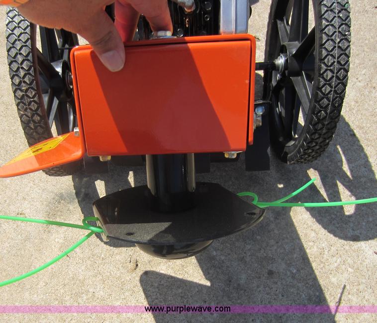 image for item V9036 2009 Echo Bearcat 76065 string trimmer