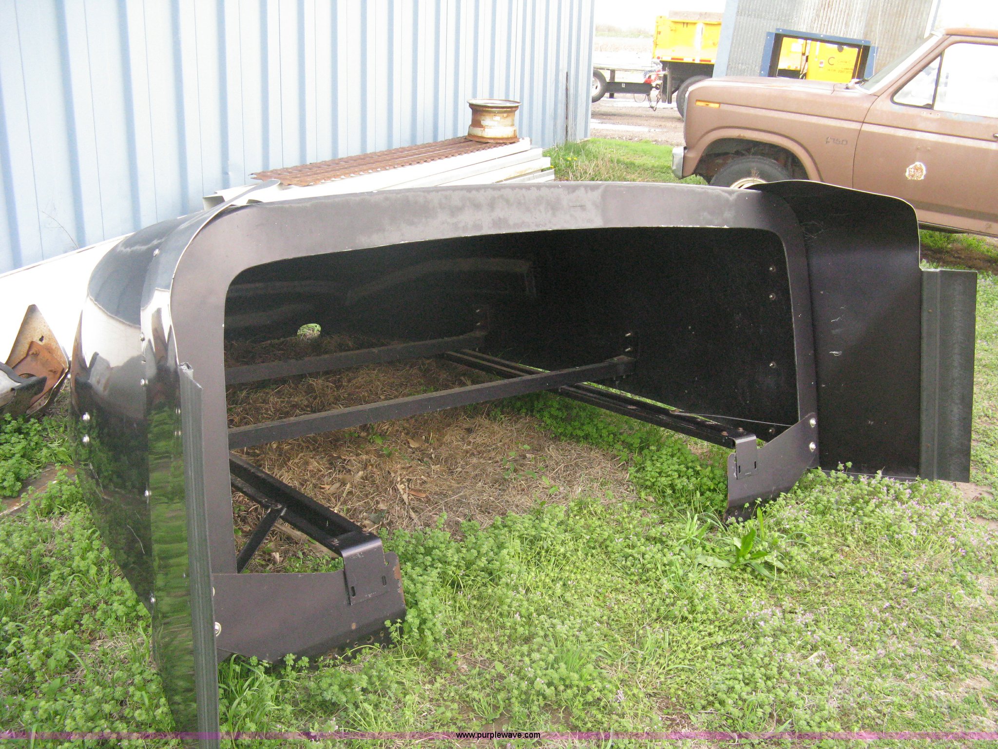 Semi truck air dam/wind deflector in Goddard, KS Item A6149 sold