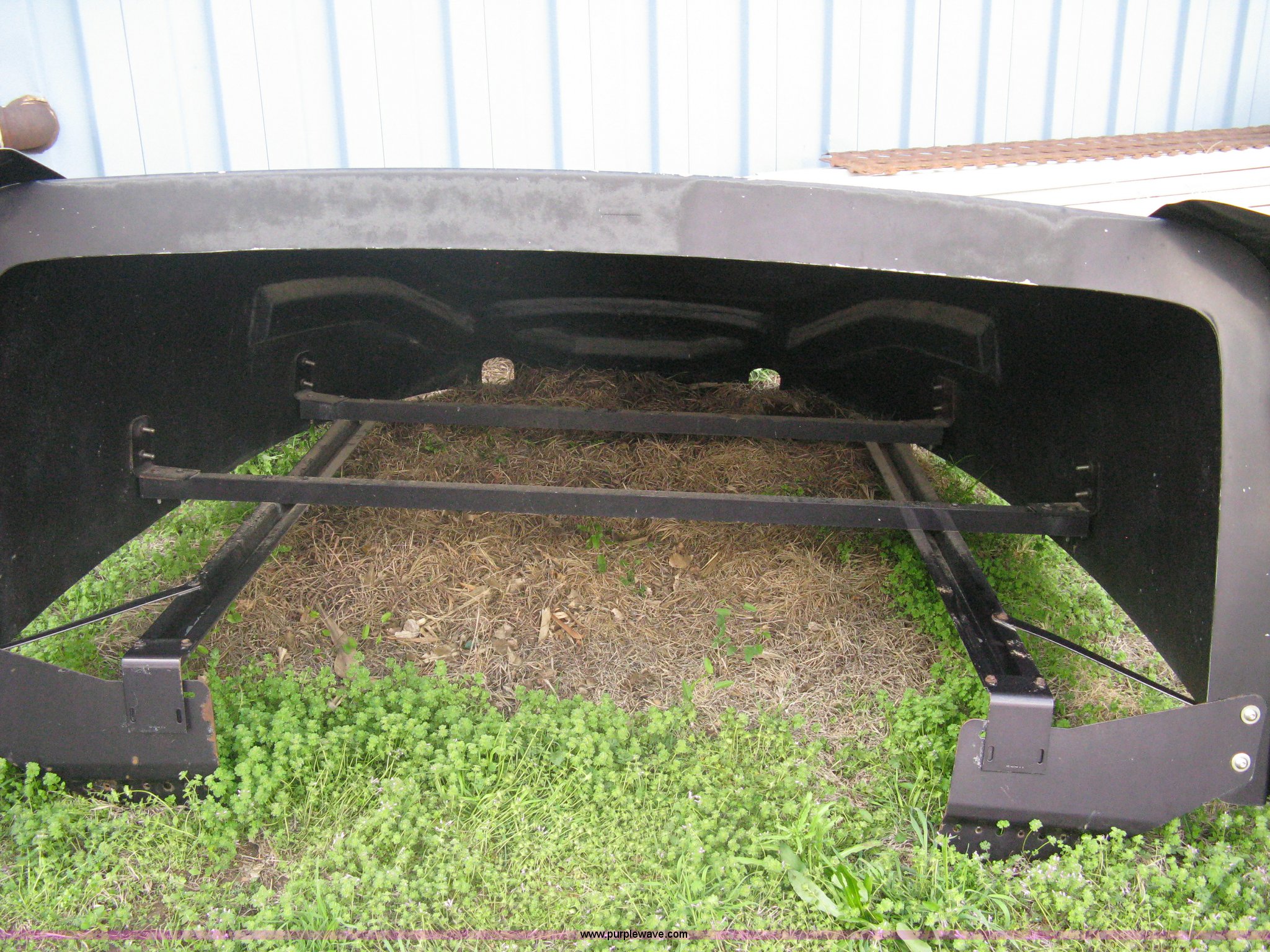 Semi truck air dam/wind deflector in Goddard, KS Item A6149 sold Purple Wave