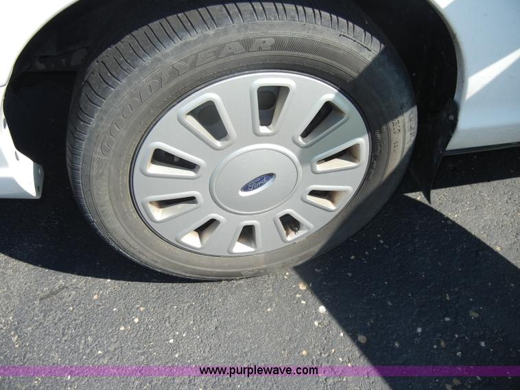 image for item C4318 2009 Ford Crown Victoria Police Interceptor