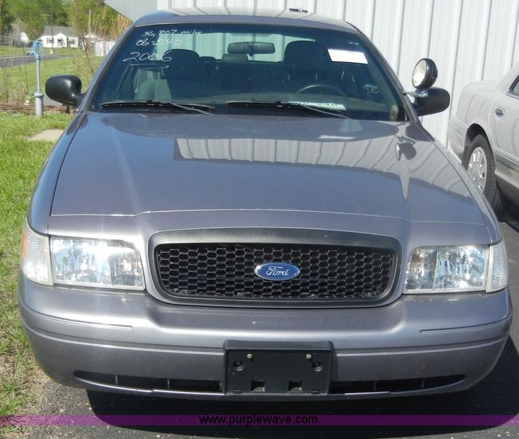 image for item C4319 2006 Ford Crown Victoria Police Interceptor