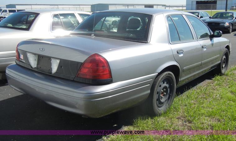 image for item C4319 2006 Ford Crown Victoria Police Interceptor
