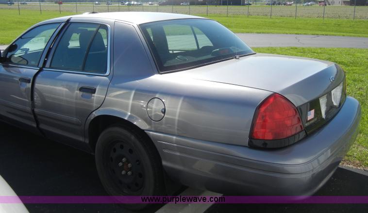 image for item C4319 2006 Ford Crown Victoria Police Interceptor