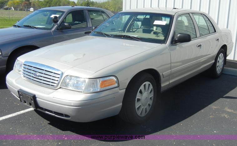 image for item C4320 2006 Ford Crown Victoria