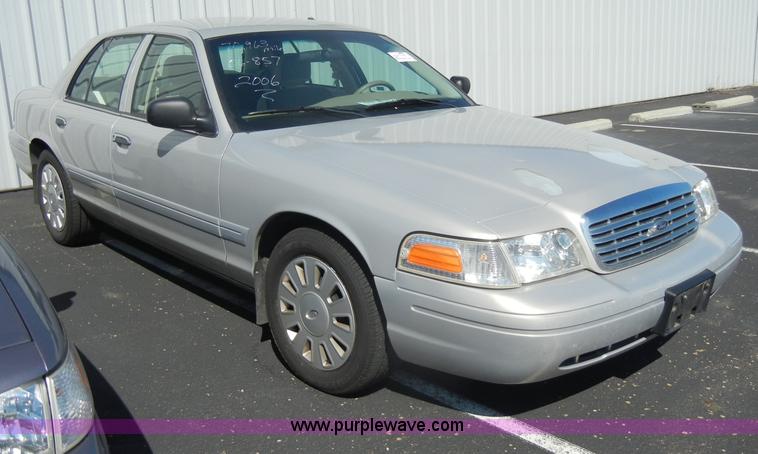 image for item C4320 2006 Ford Crown Victoria