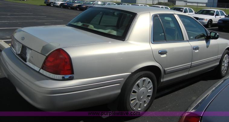 image for item C4320 2006 Ford Crown Victoria