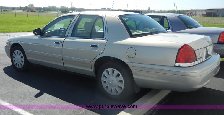 image for item C4320 2006 Ford Crown Victoria