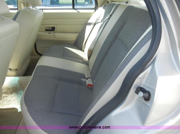 image for item C4320 2006 Ford Crown Victoria