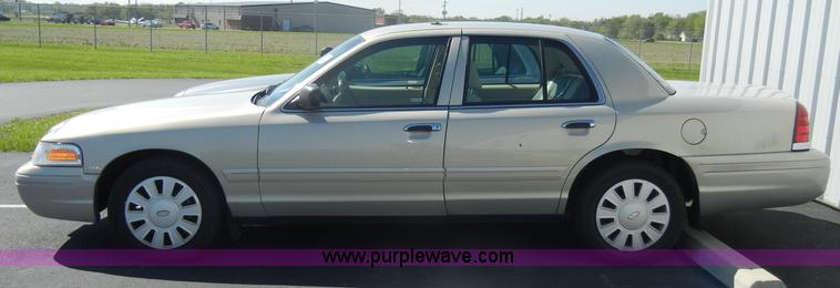 image for item C4320 2006 Ford Crown Victoria