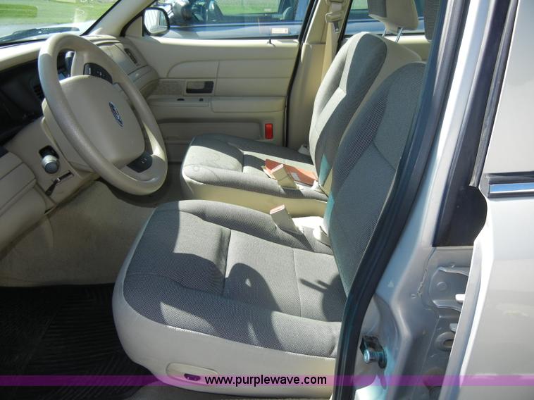 image for item C4320 2006 Ford Crown Victoria