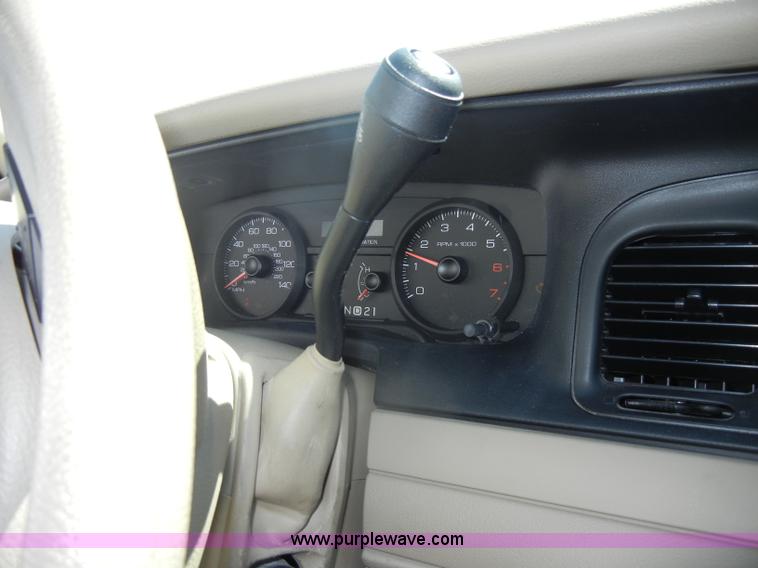 image for item C4320 2006 Ford Crown Victoria
