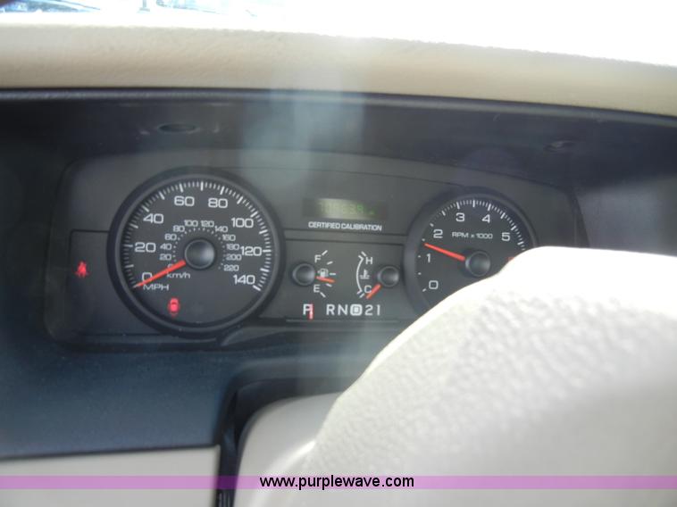 image for item C4320 2006 Ford Crown Victoria