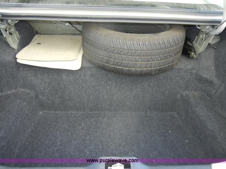 image for item C4320 2006 Ford Crown Victoria