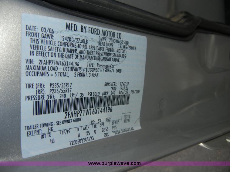 image for item C4320 2006 Ford Crown Victoria