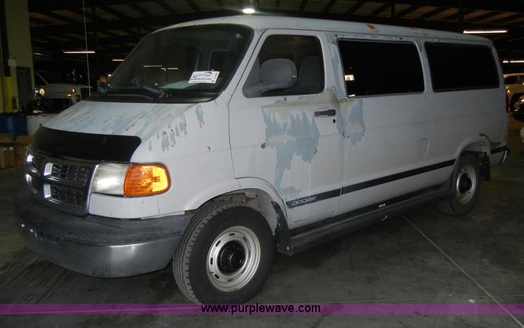 image for item C4382 1999 Dodge Ram B2500 van