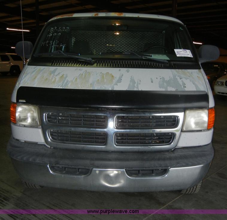 image for item C4382 1999 Dodge Ram B2500 van