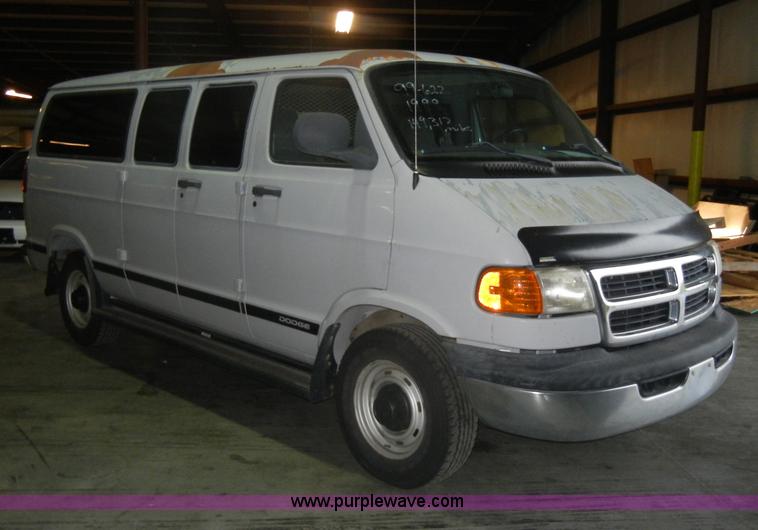 image for item C4382 1999 Dodge Ram B2500 van