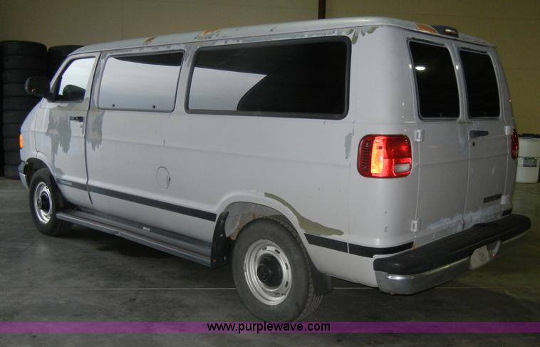 image for item C4382 1999 Dodge Ram B2500 van