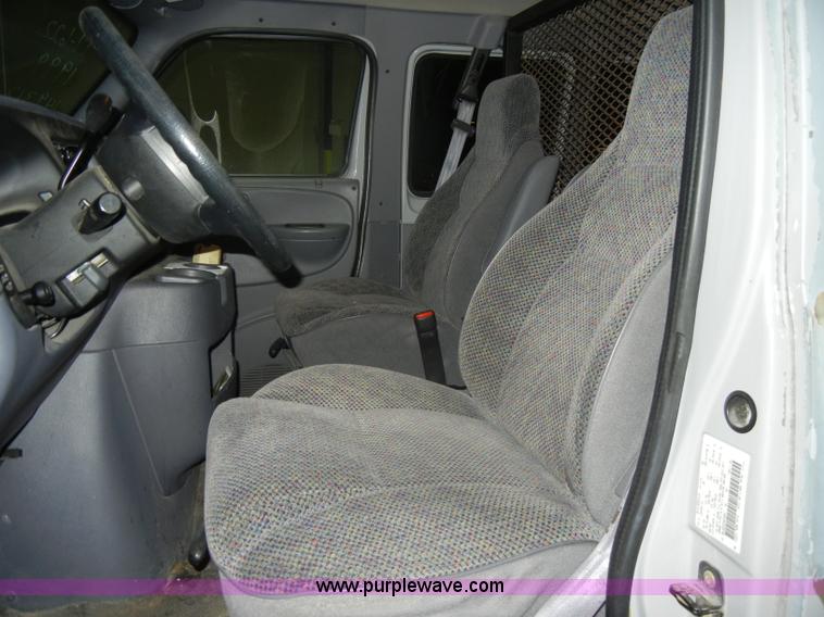 image for item C4382 1999 Dodge Ram B2500 van