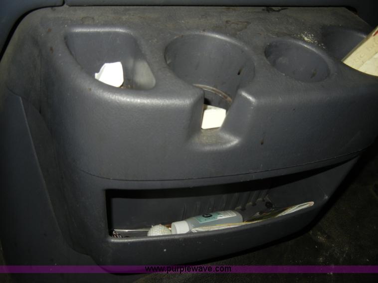 image for item C4382 1999 Dodge Ram B2500 van