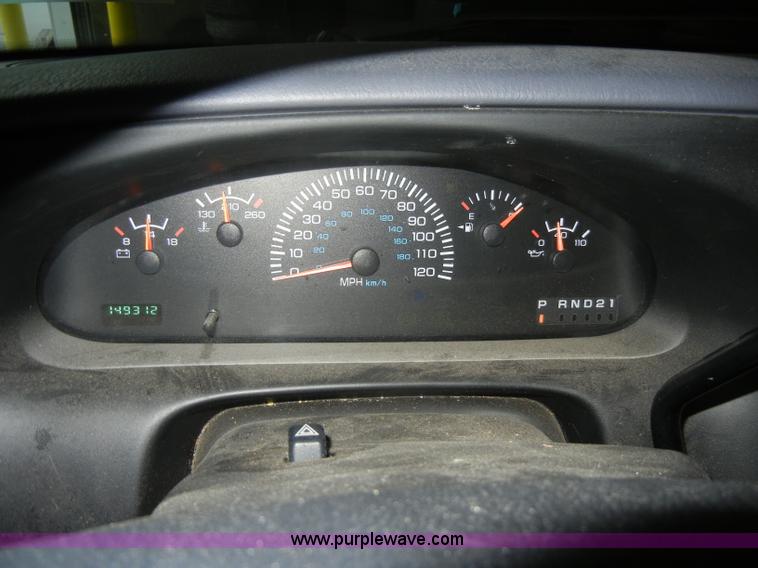 image for item C4382 1999 Dodge Ram B2500 van