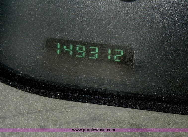 image for item C4382 1999 Dodge Ram B2500 van