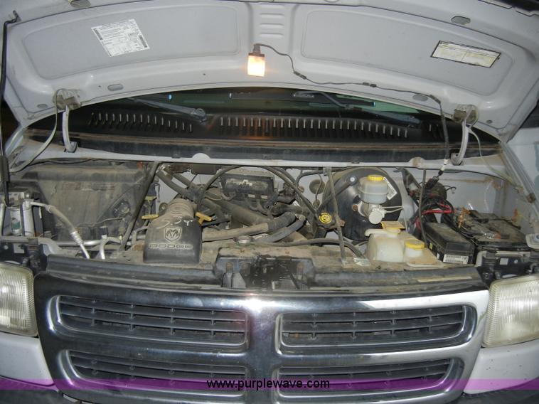 image for item C4382 1999 Dodge Ram B2500 van