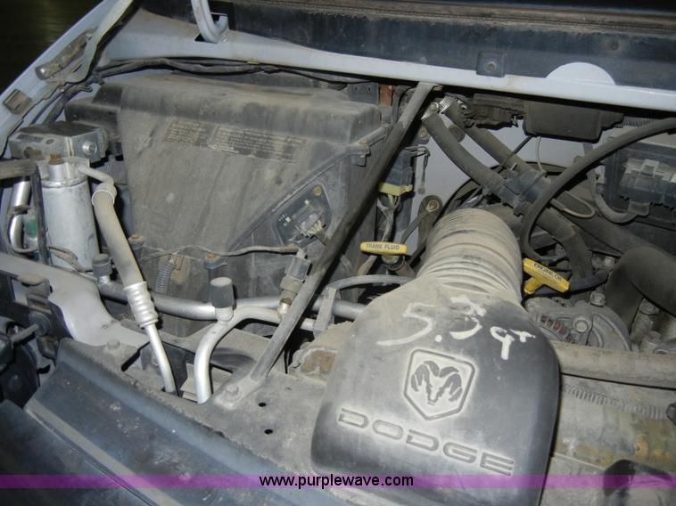 image for item C4382 1999 Dodge Ram B2500 van