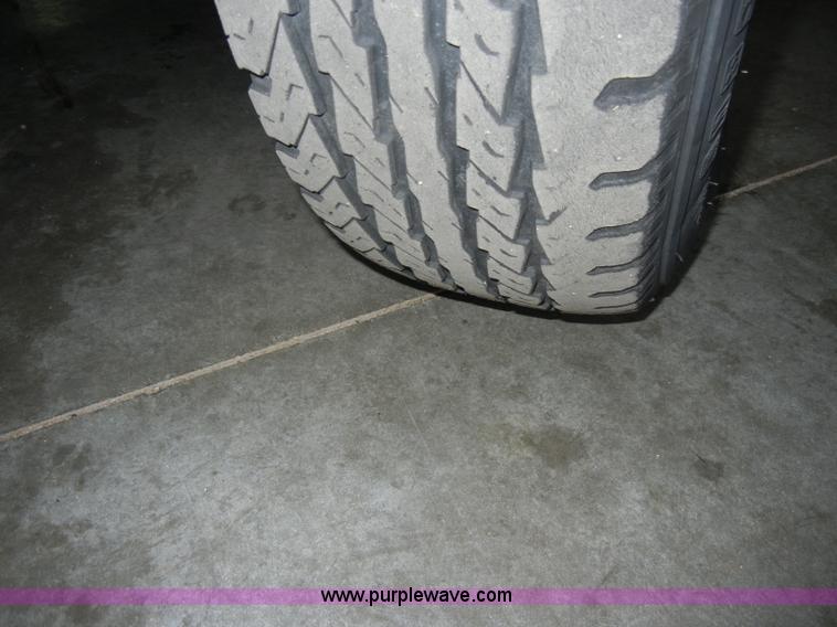 image for item C4382 1999 Dodge Ram B2500 van