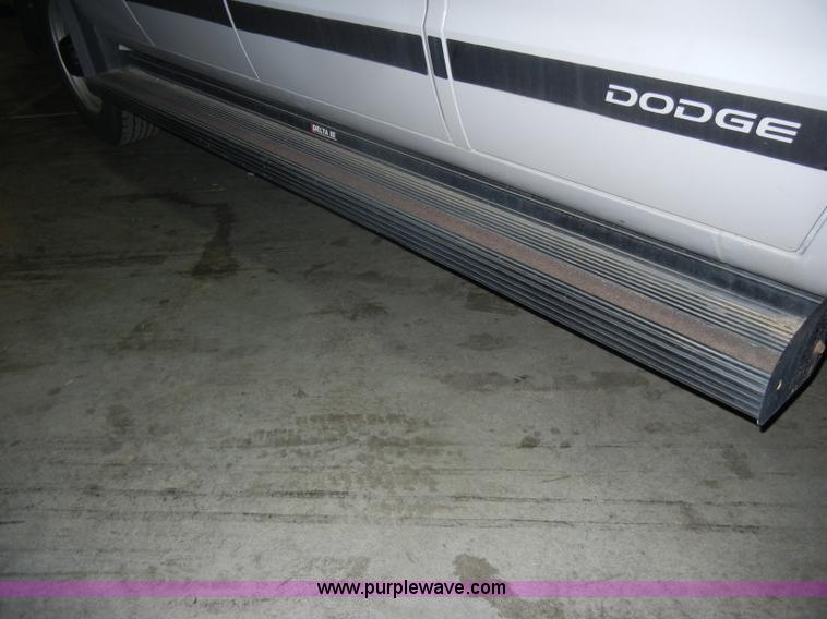 image for item C4382 1999 Dodge Ram B2500 van