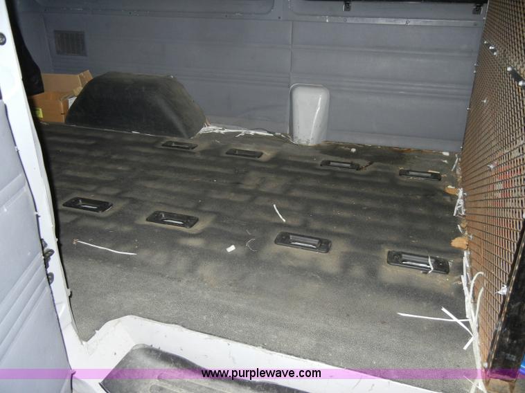 image for item C4382 1999 Dodge Ram B2500 van