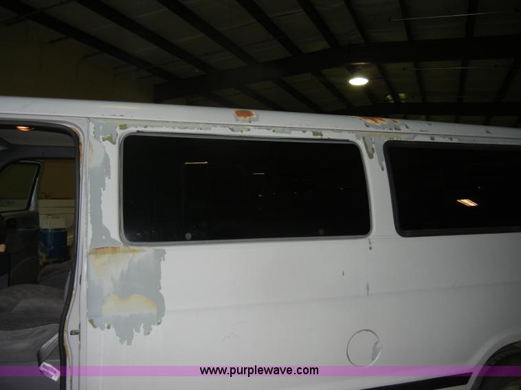 image for item C4382 1999 Dodge Ram B2500 van