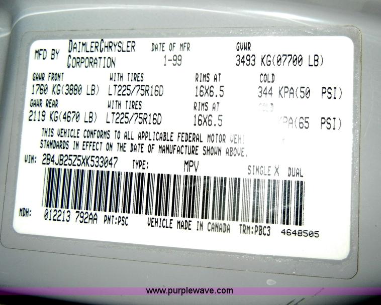 image for item C4382 1999 Dodge Ram B2500 van